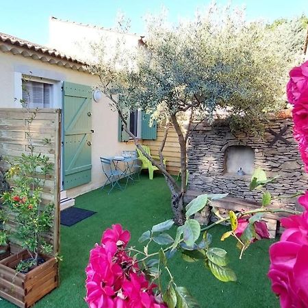 איל-סור-לה-סורג Gite De L'Olivier, Classe, Climatise, Jardin Avec Parking Gratuit Devant Le Logement Et A 5 Minutes Du Centre-Ville A Pied מראה חיצוני תמונה