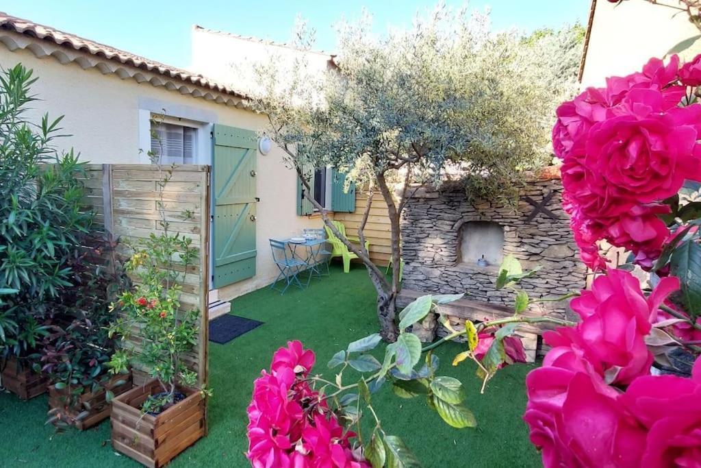איל-סור-לה-סורג Gite De L'Olivier, Classe, Climatise, Jardin Avec Parking Gratuit Devant Le Logement Et A 5 Minutes Du Centre-Ville A Pied מראה חיצוני תמונה