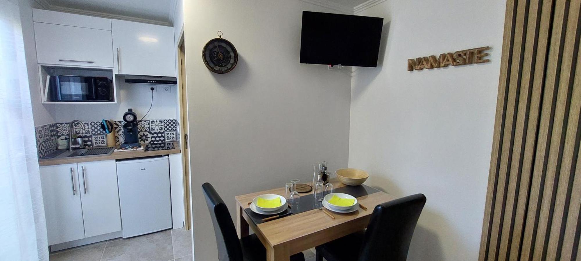איל-סור-לה-סורג Gite De L'Olivier, Classe, Climatise, Jardin Avec Parking Gratuit Devant Le Logement Et A 5 Minutes Du Centre-Ville A Pied מראה חיצוני תמונה